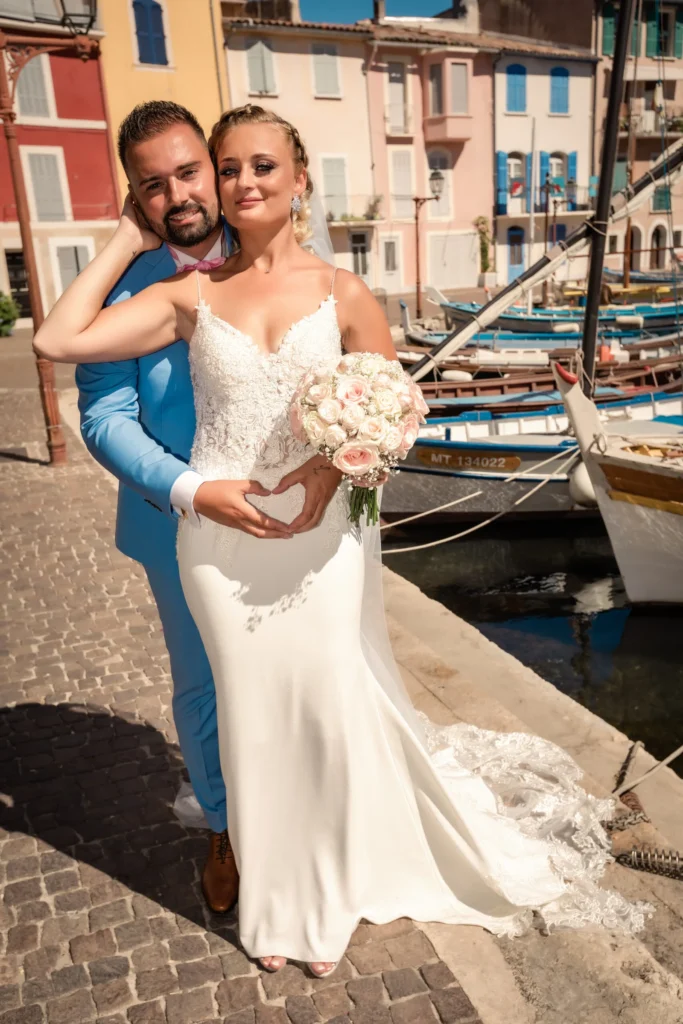 Photographie de mariage de Alexia & Lilian lors de leurs photos de couple à Martigues